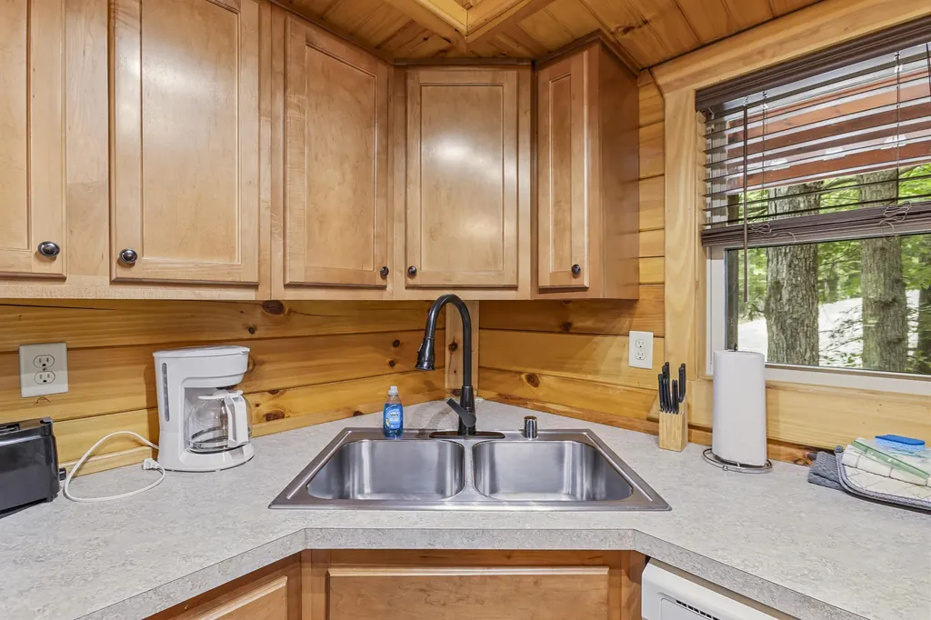 480 Village Drive Campton KY 41301