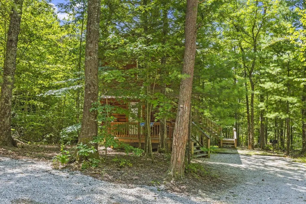 480 Village Drive Campton KY 41301