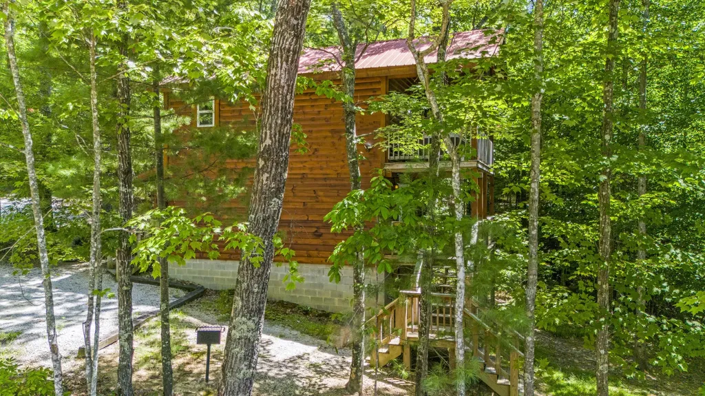 480 Village Drive Campton KY 41301