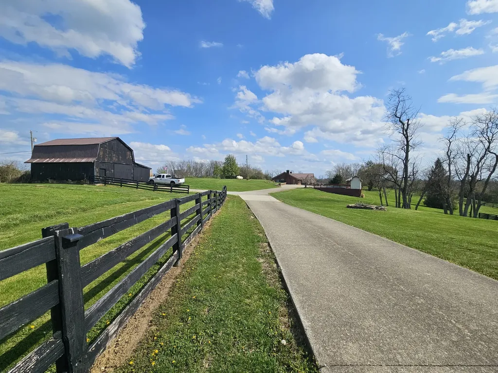 1070 Jacks Creek Road Richmond KY 40475