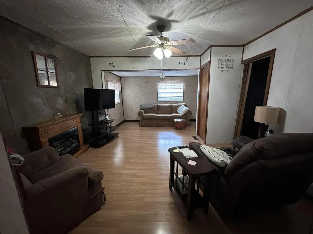 20751 State Highway 190 Frakes KY 40940
