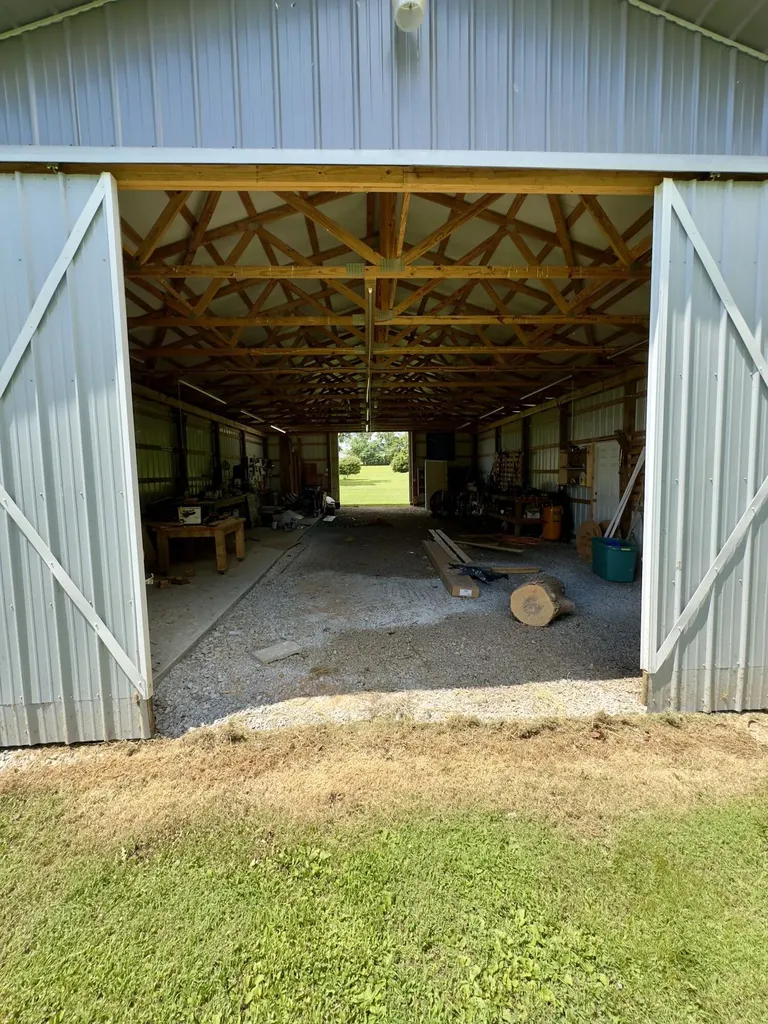 7120 N Highway 127 Albany KY 42602