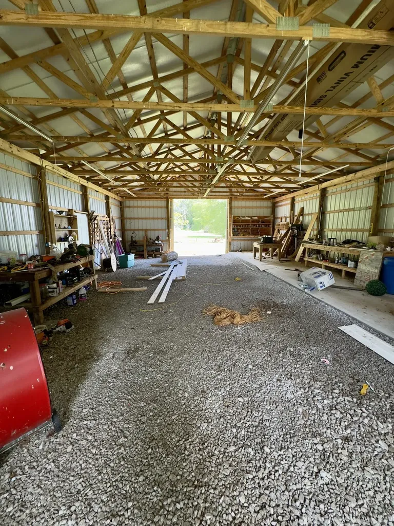 7120 N Highway 127 Albany KY 42602