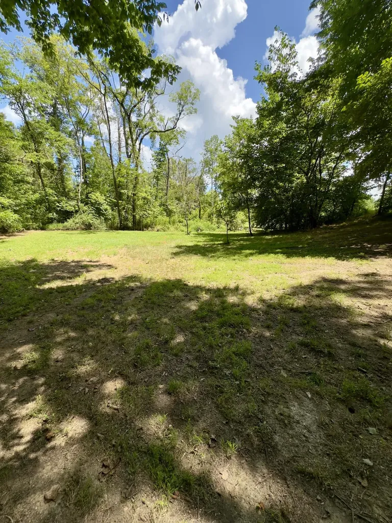 7120 N Highway 127 Albany KY 42602