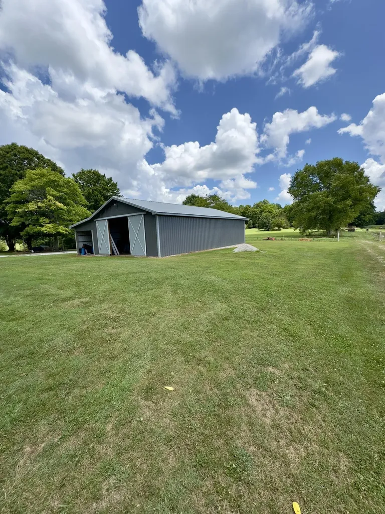 7120 N Highway 127 Albany KY 42602
