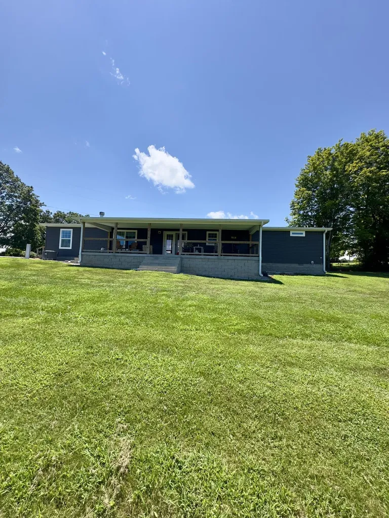7120 N Highway 127 Albany KY 42602
