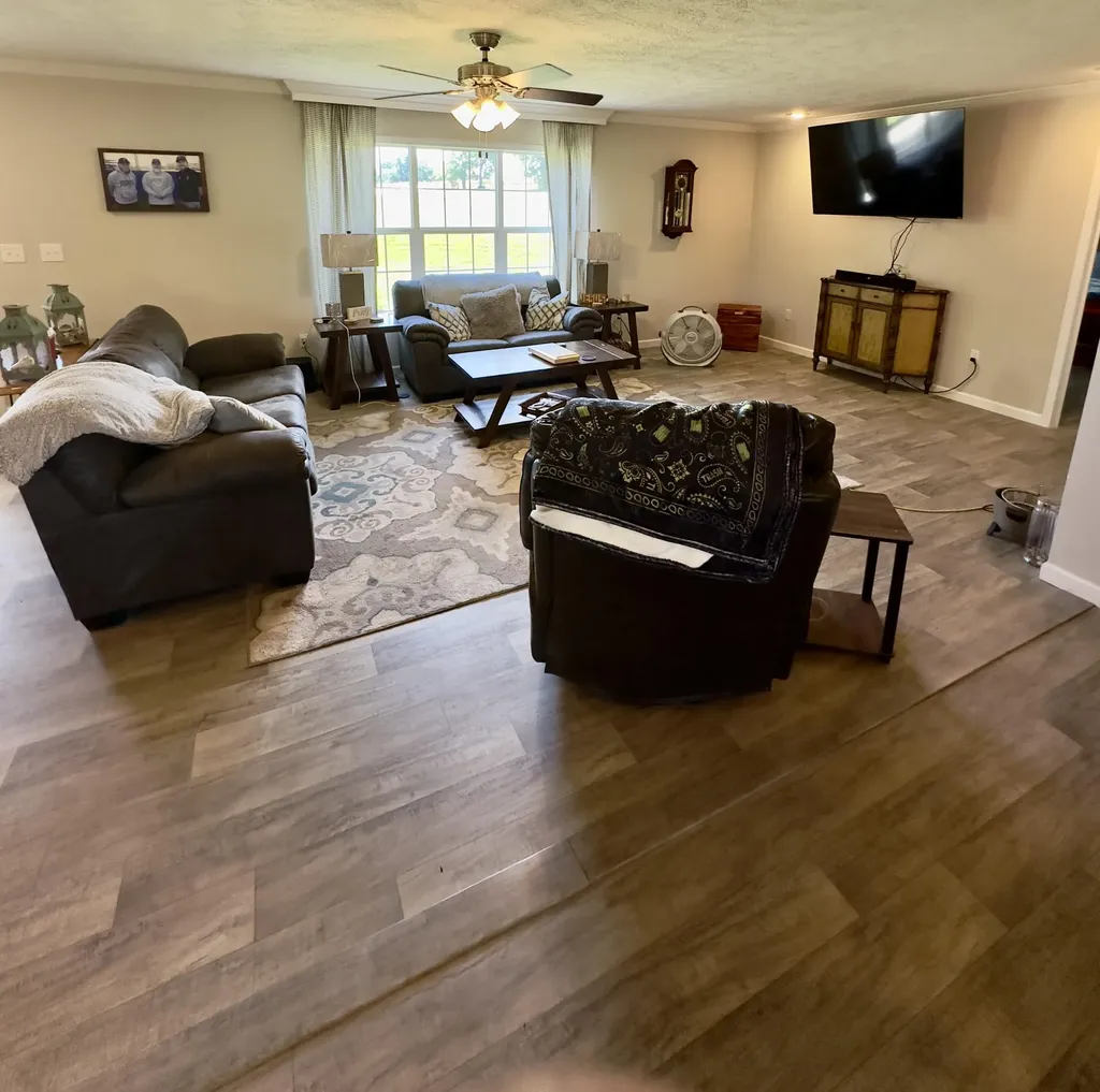 7120 N Highway 127 Albany KY 42602