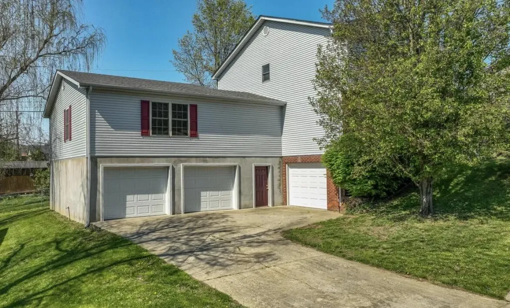 206 Rookwood Court Richmond KY 40475