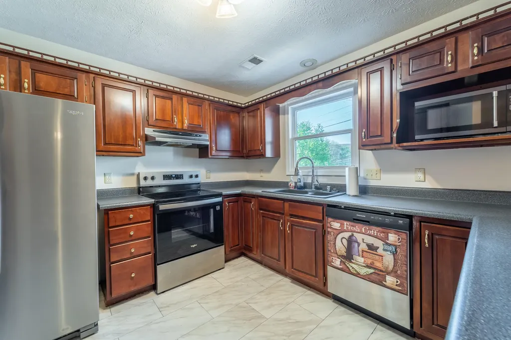 206 Rookwood Court Richmond KY 40475