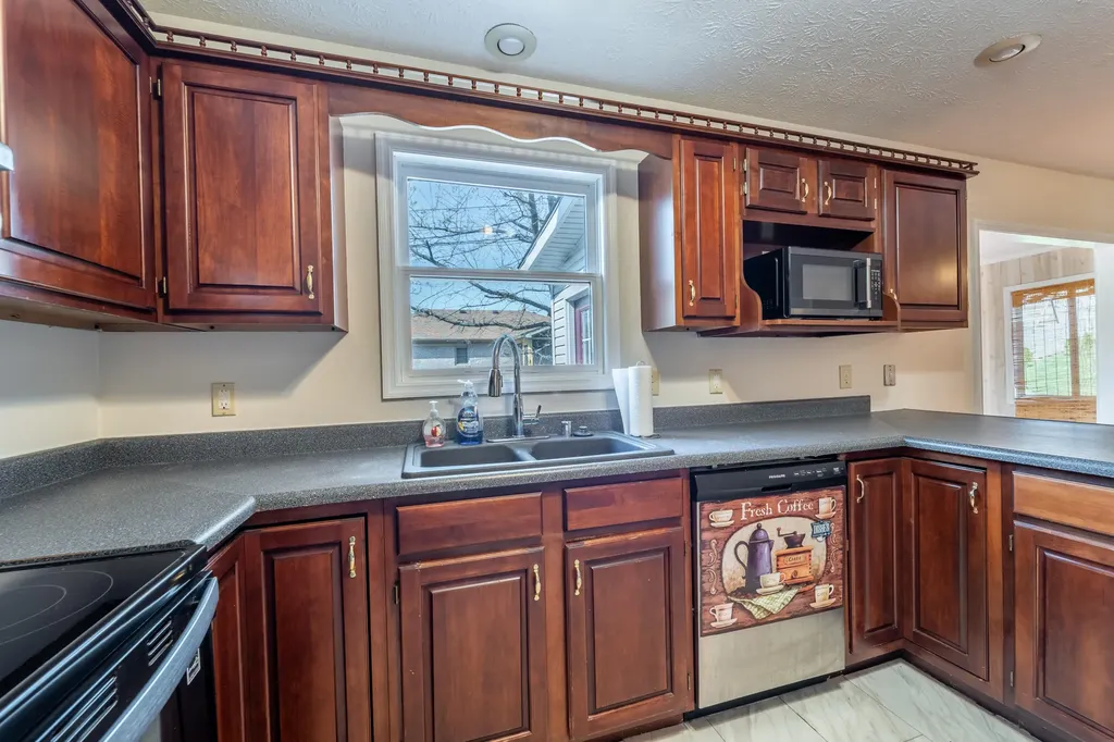 206 Rookwood Court Richmond KY 40475