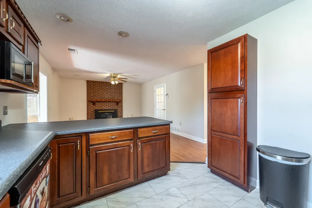 206 Rookwood Court Richmond KY 40475