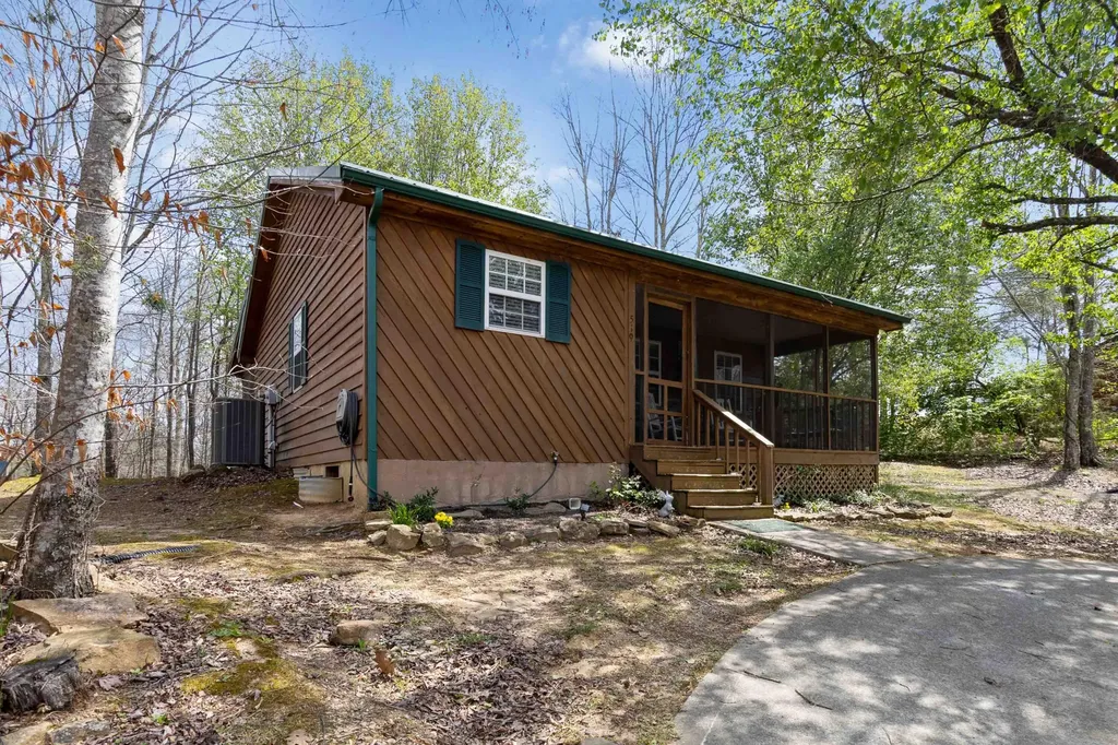 519 Enchanted Forest Way Burnside KY 42519