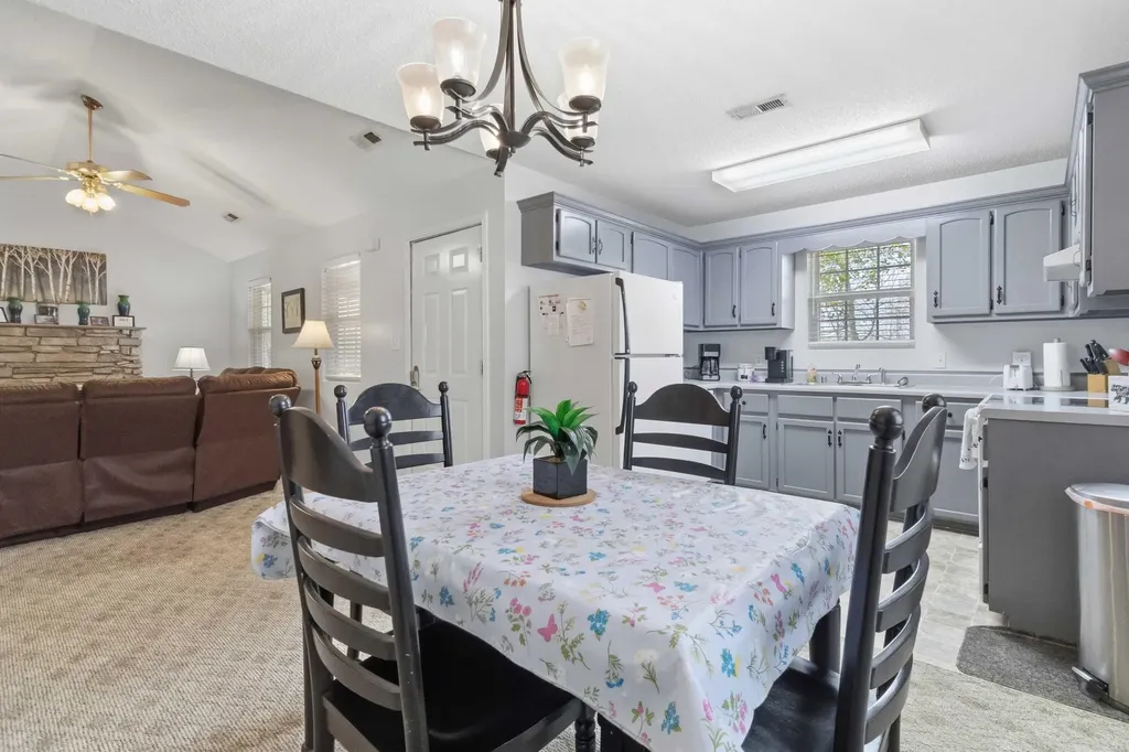519 Enchanted Forest Way Burnside KY 42519