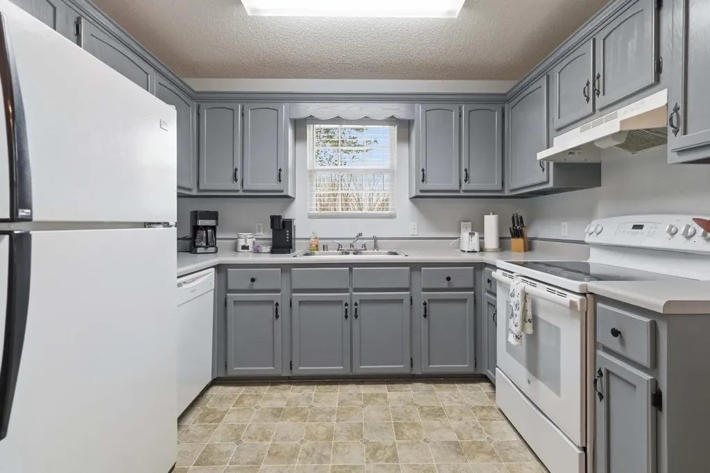 519 Enchanted Forest Way Burnside KY 42519