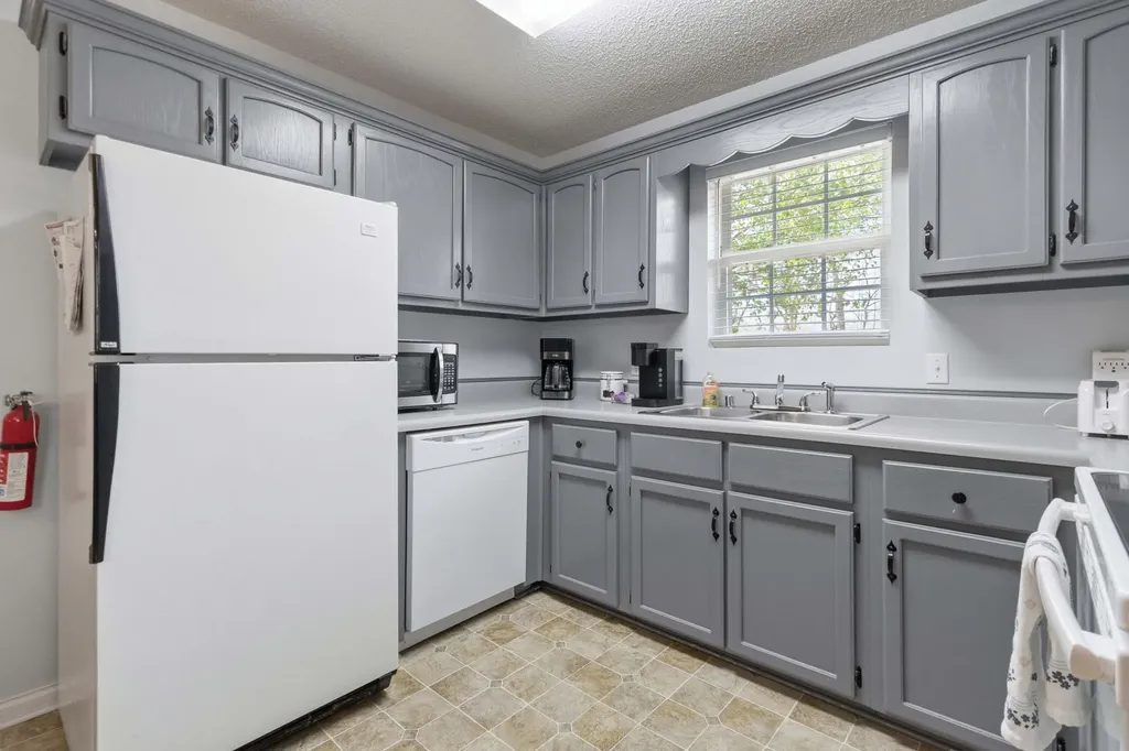 519 Enchanted Forest Way Burnside KY 42519