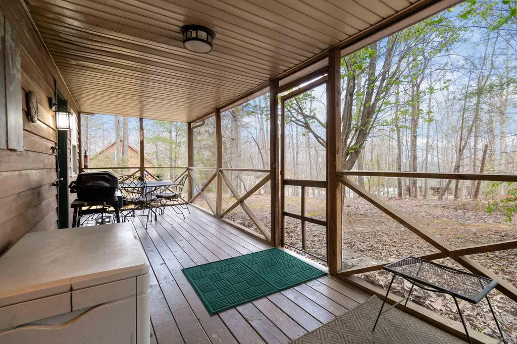 519 Enchanted Forest Way Burnside KY 42519