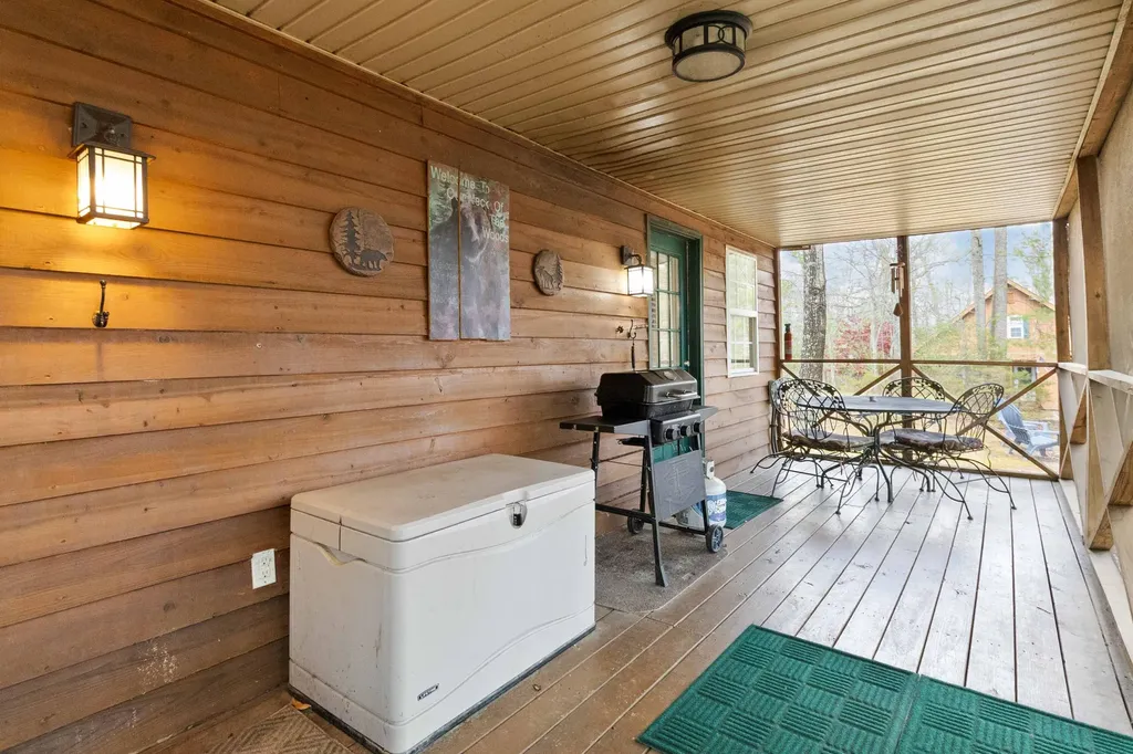519 Enchanted Forest Way Burnside KY 42519