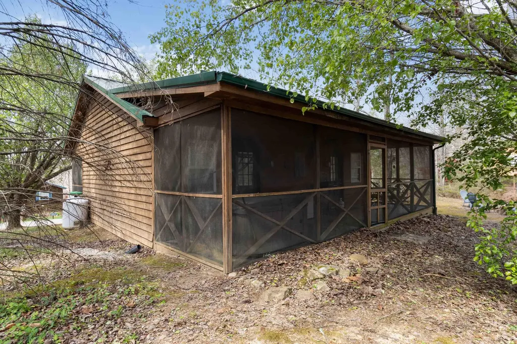 519 Enchanted Forest Way Burnside KY 42519