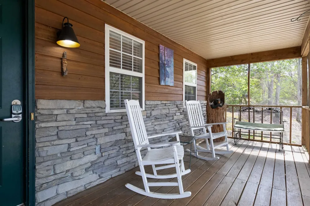519 Enchanted Forest Way Burnside KY 42519