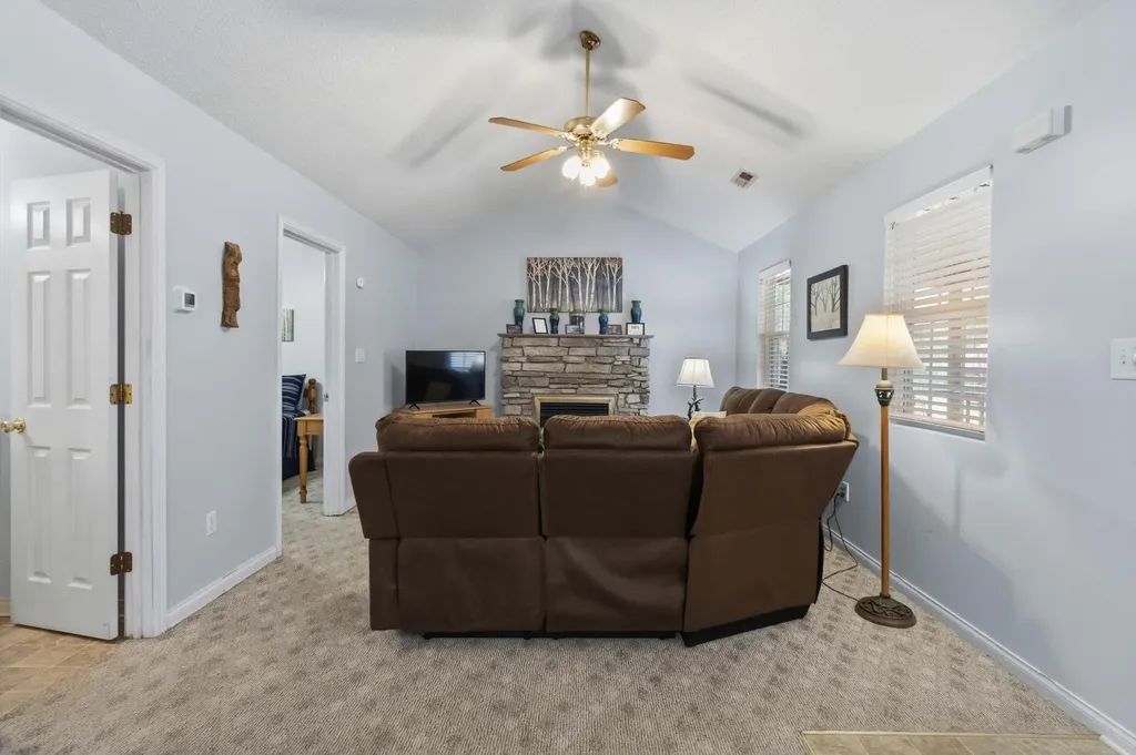 519 Enchanted Forest Way Burnside KY 42519