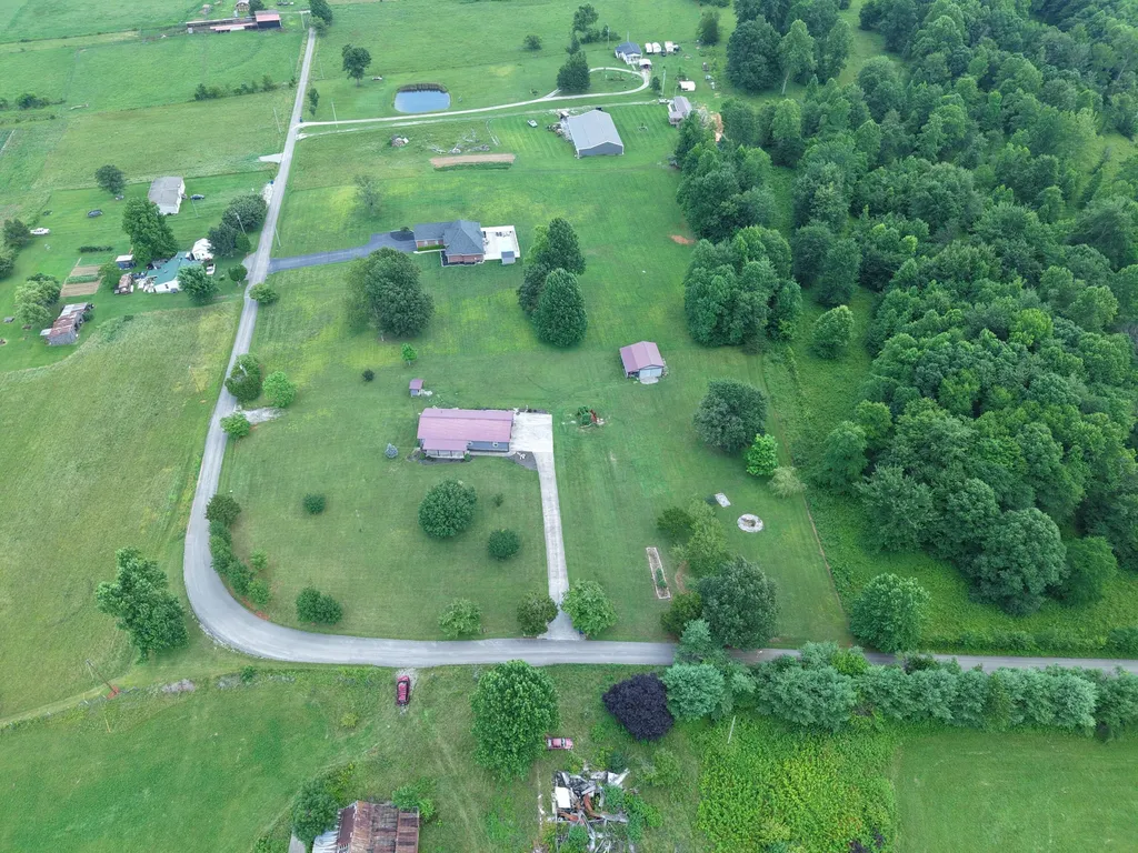 1716 Liberty Road Eubank KY 42567
