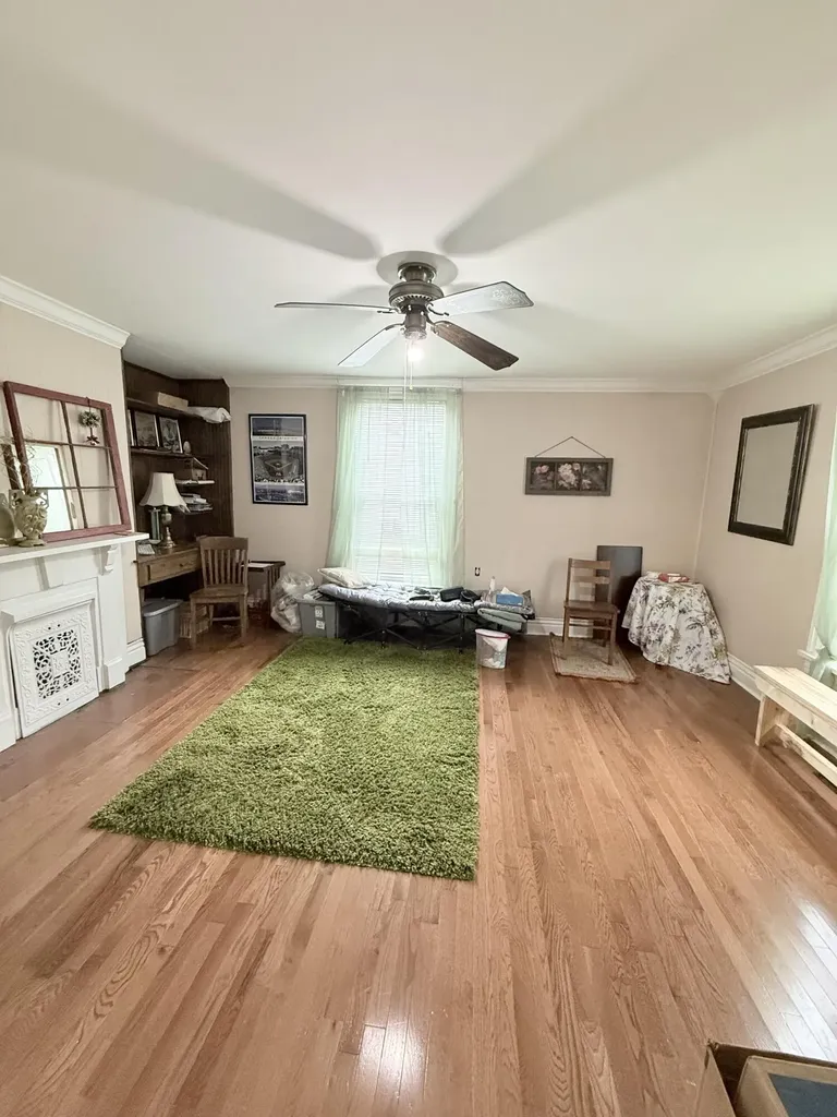 143 E 8th Street Paris KY 40361