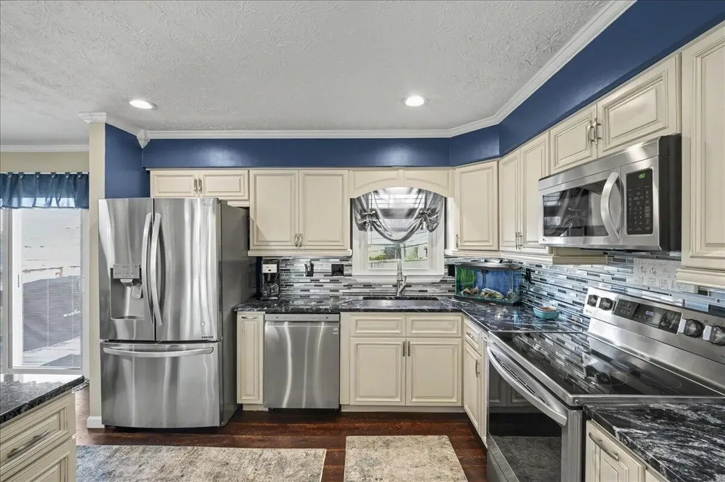 228 Holiday Road Winchester KY 40391