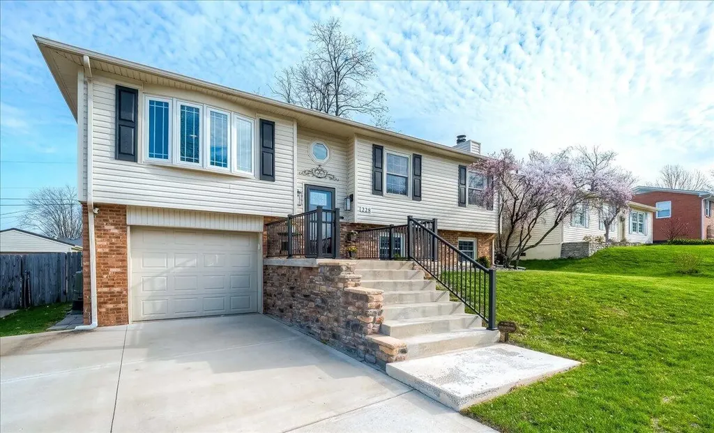 228 Holiday Road Winchester KY 40391