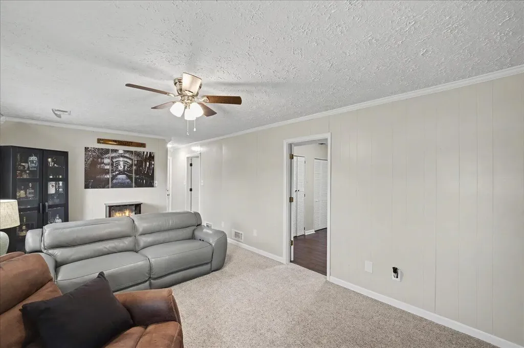 228 Holiday Road Winchester KY 40391