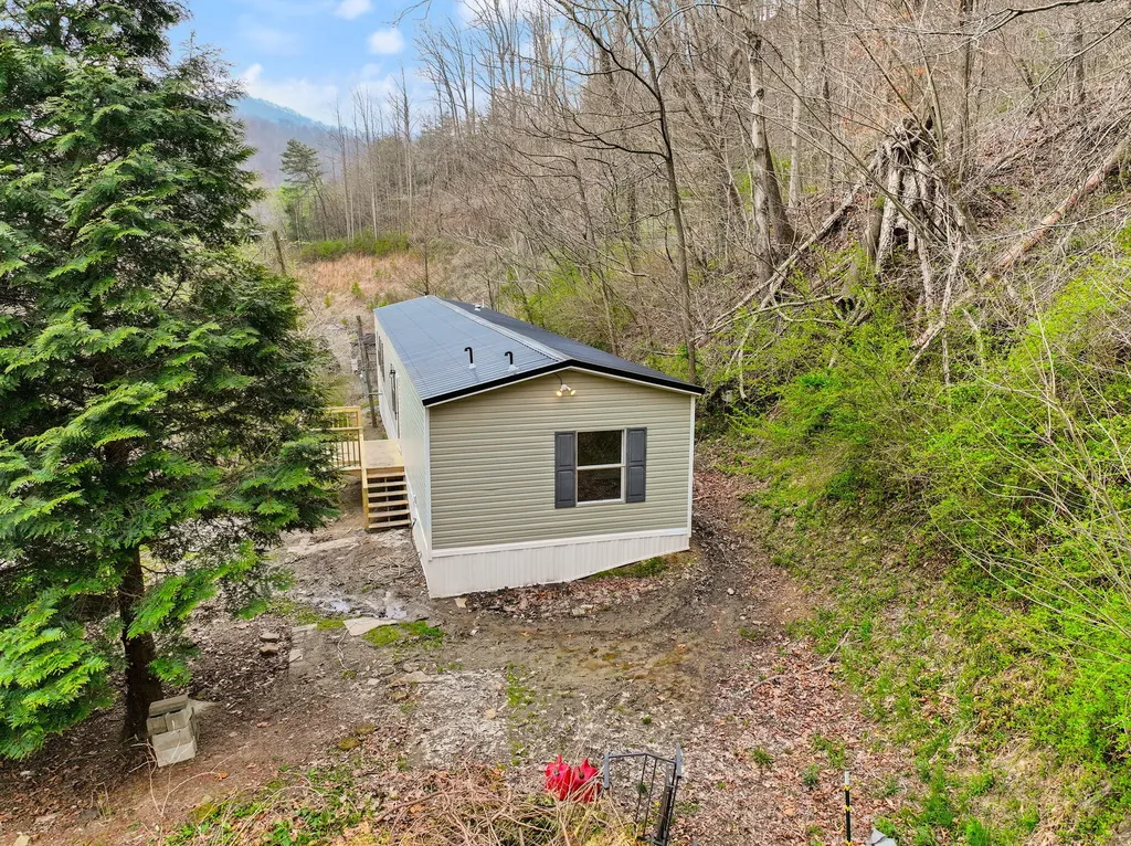 183 Pine Branch Road Harlan KY 40831