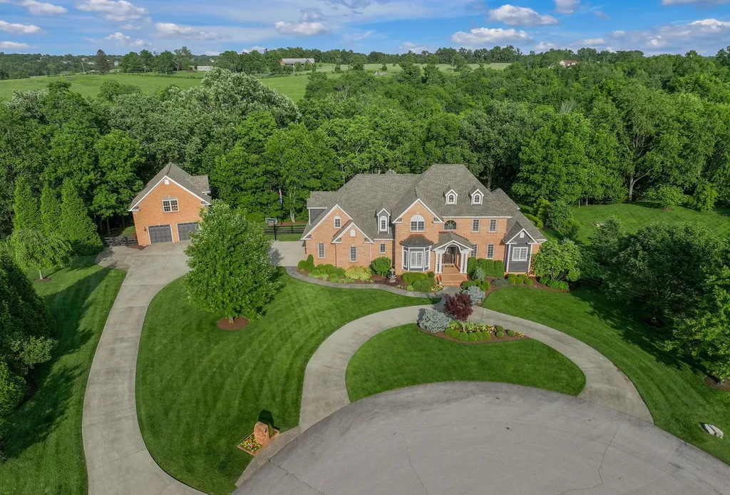 315 Whispering Brook Drive Nicholasville KY 40356