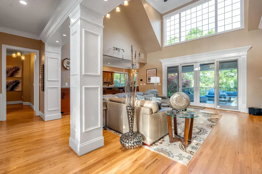 315 Whispering Brook Drive Nicholasville KY 40356