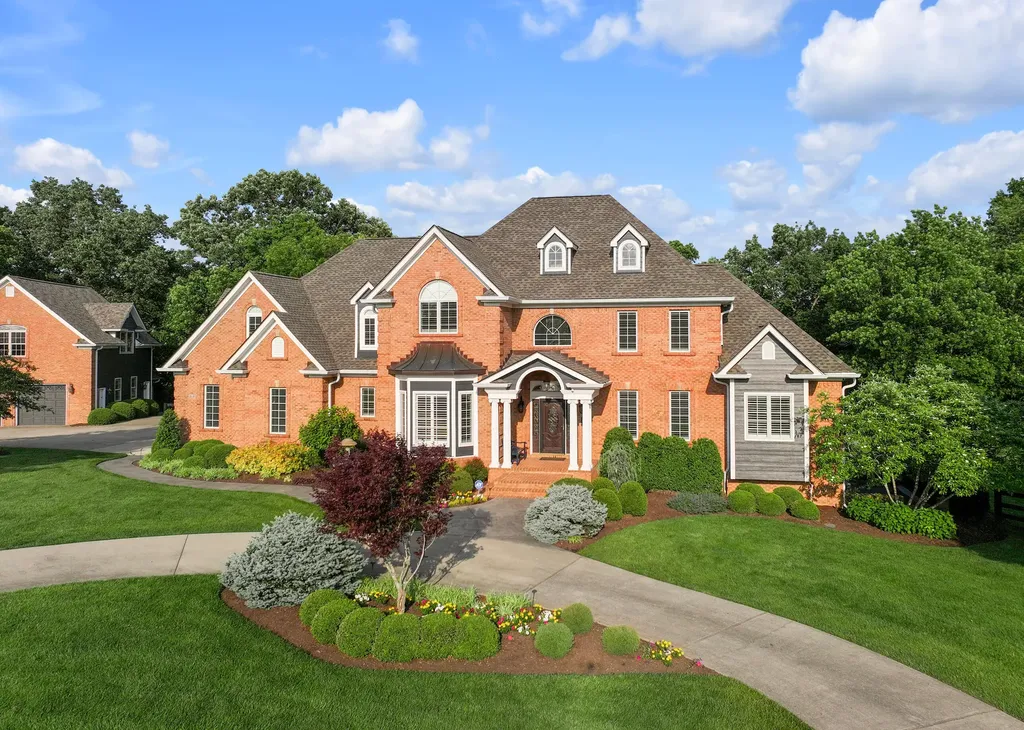 315 Whispering Brook Drive Nicholasville KY 40356