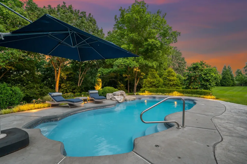 315 Whispering Brook Drive Nicholasville KY 40356