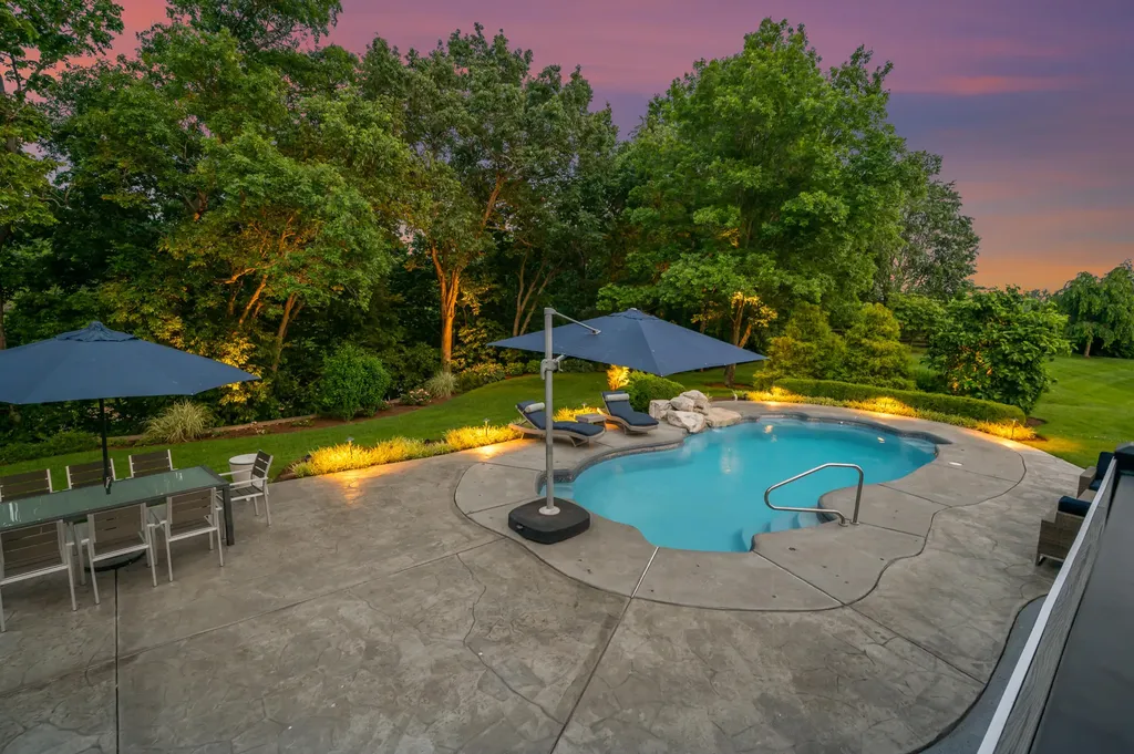 315 Whispering Brook Drive Nicholasville KY 40356