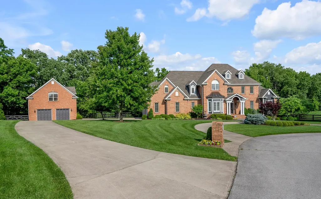 315 Whispering Brook Drive Nicholasville KY 40356