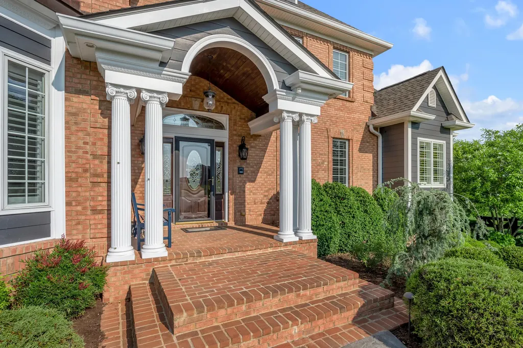 315 Whispering Brook Drive Nicholasville KY 40356
