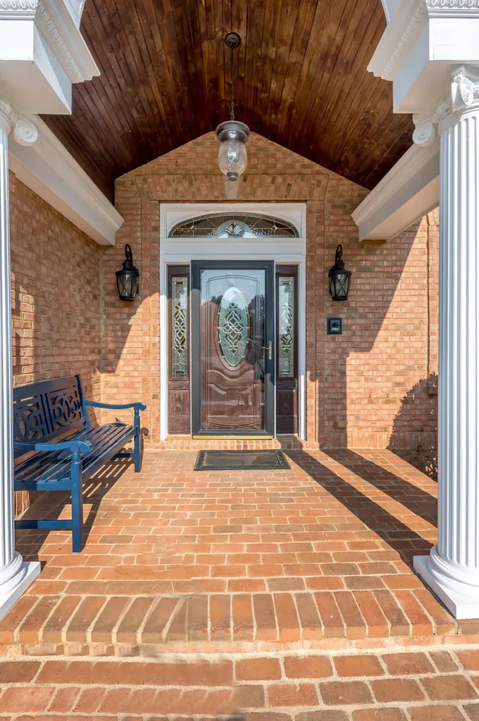 315 Whispering Brook Drive Nicholasville KY 40356