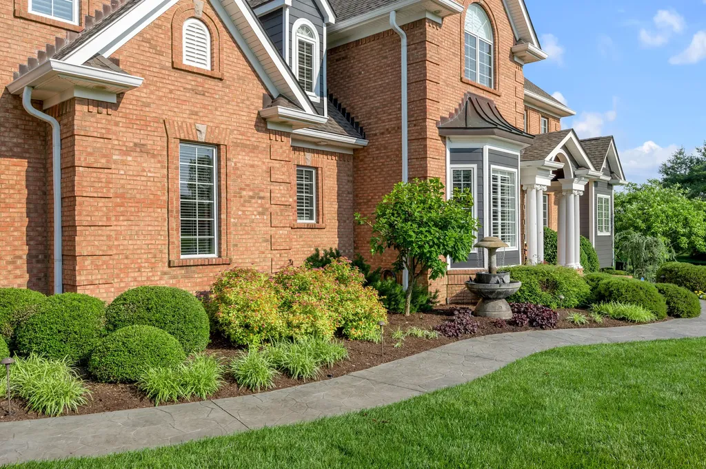 315 Whispering Brook Drive Nicholasville KY 40356