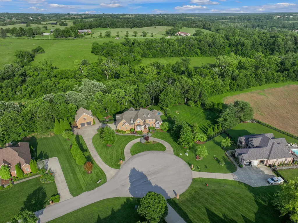 315 Whispering Brook Drive Nicholasville KY 40356