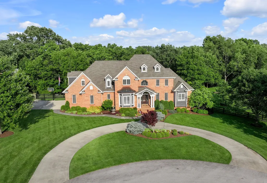 315 Whispering Brook Drive Nicholasville KY 40356