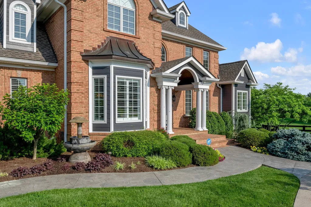 315 Whispering Brook Drive Nicholasville KY 40356