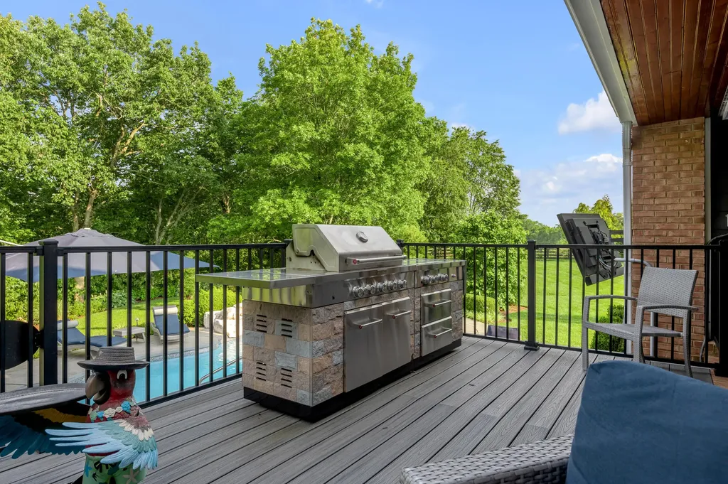 315 Whispering Brook Drive Nicholasville KY 40356