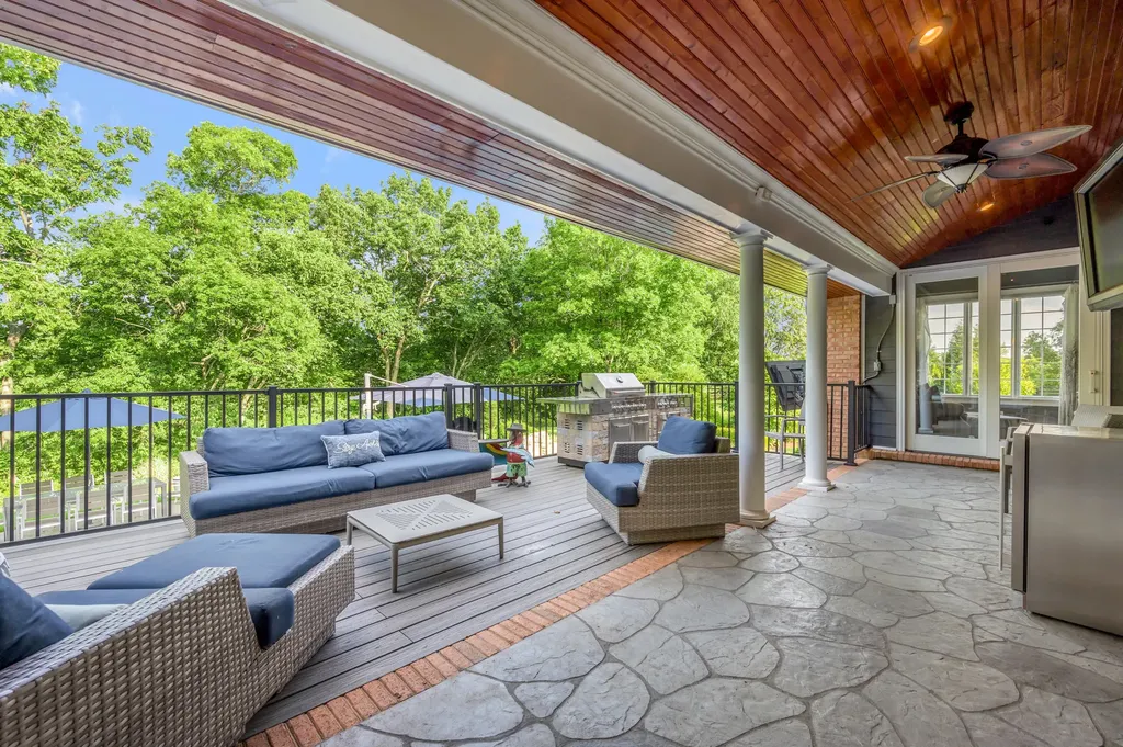 315 Whispering Brook Drive Nicholasville KY 40356