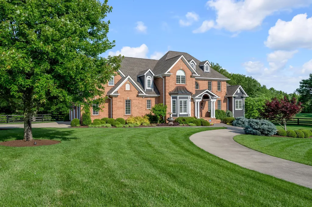 315 Whispering Brook Drive Nicholasville KY 40356