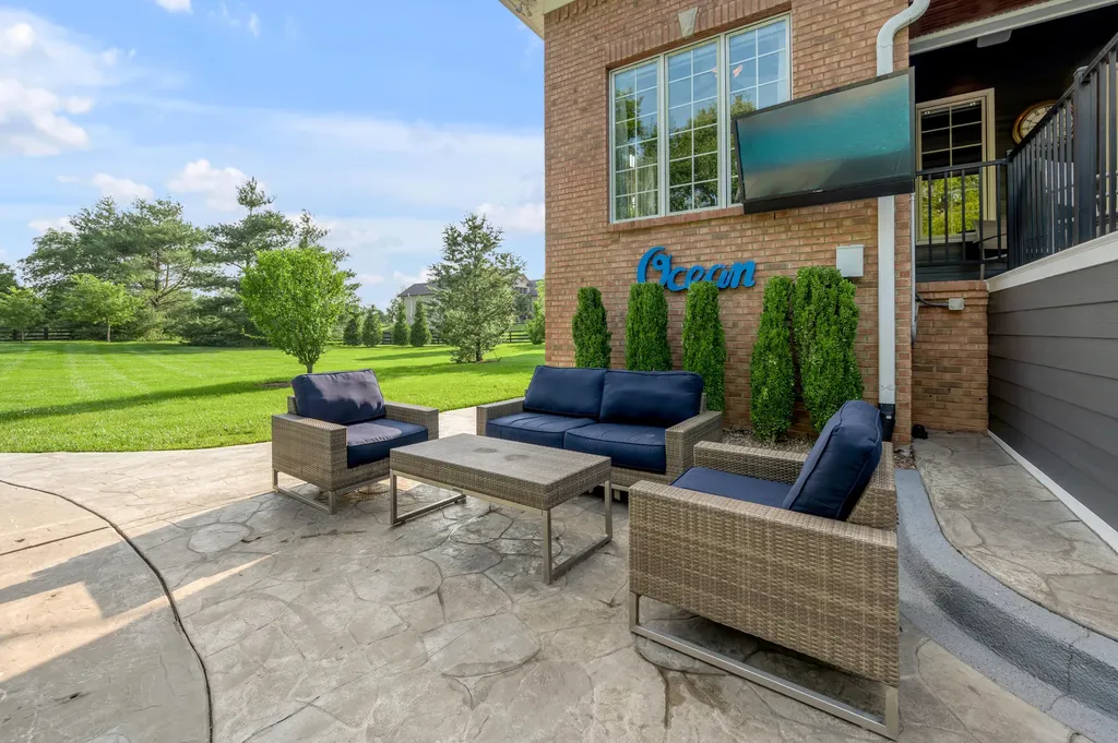 315 Whispering Brook Drive Nicholasville KY 40356