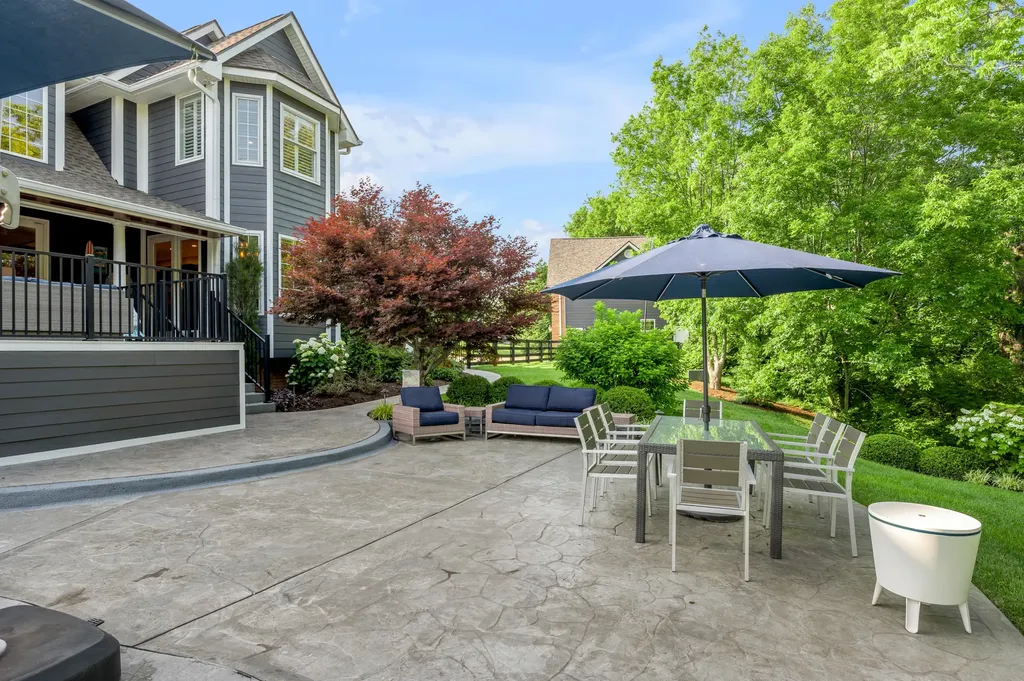 315 Whispering Brook Drive Nicholasville KY 40356