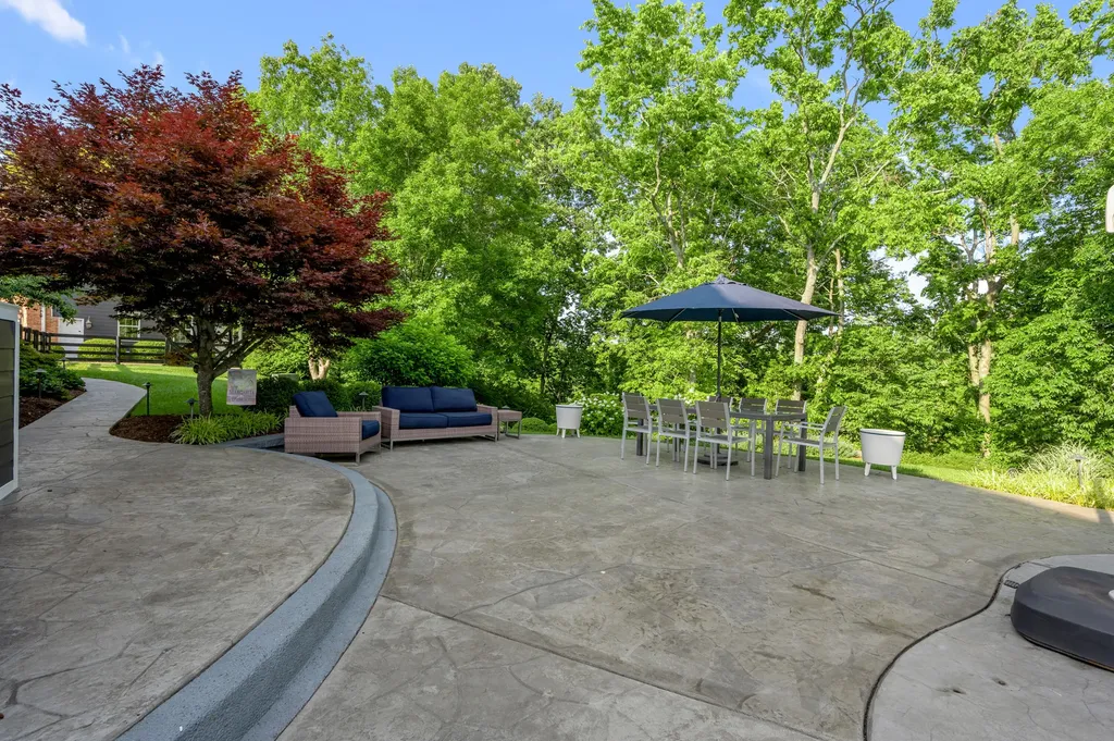 315 Whispering Brook Drive Nicholasville KY 40356