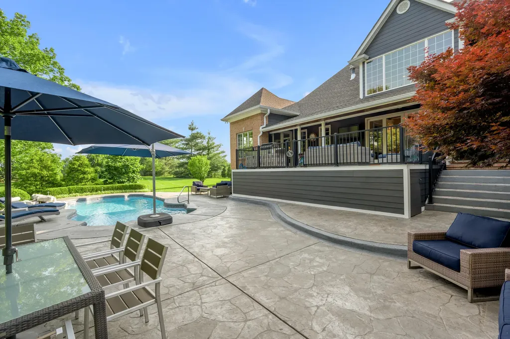 315 Whispering Brook Drive Nicholasville KY 40356