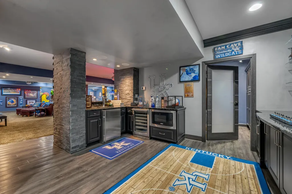 315 Whispering Brook Drive Nicholasville KY 40356